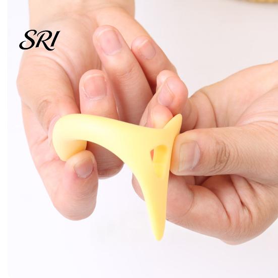 Eyeliner Shaping Tool Silicone Stencil Eyeshadow Guide Multi-Function Makeup for Lips Lashes Symmetrical Eyes Brows Reusable Precise Winged