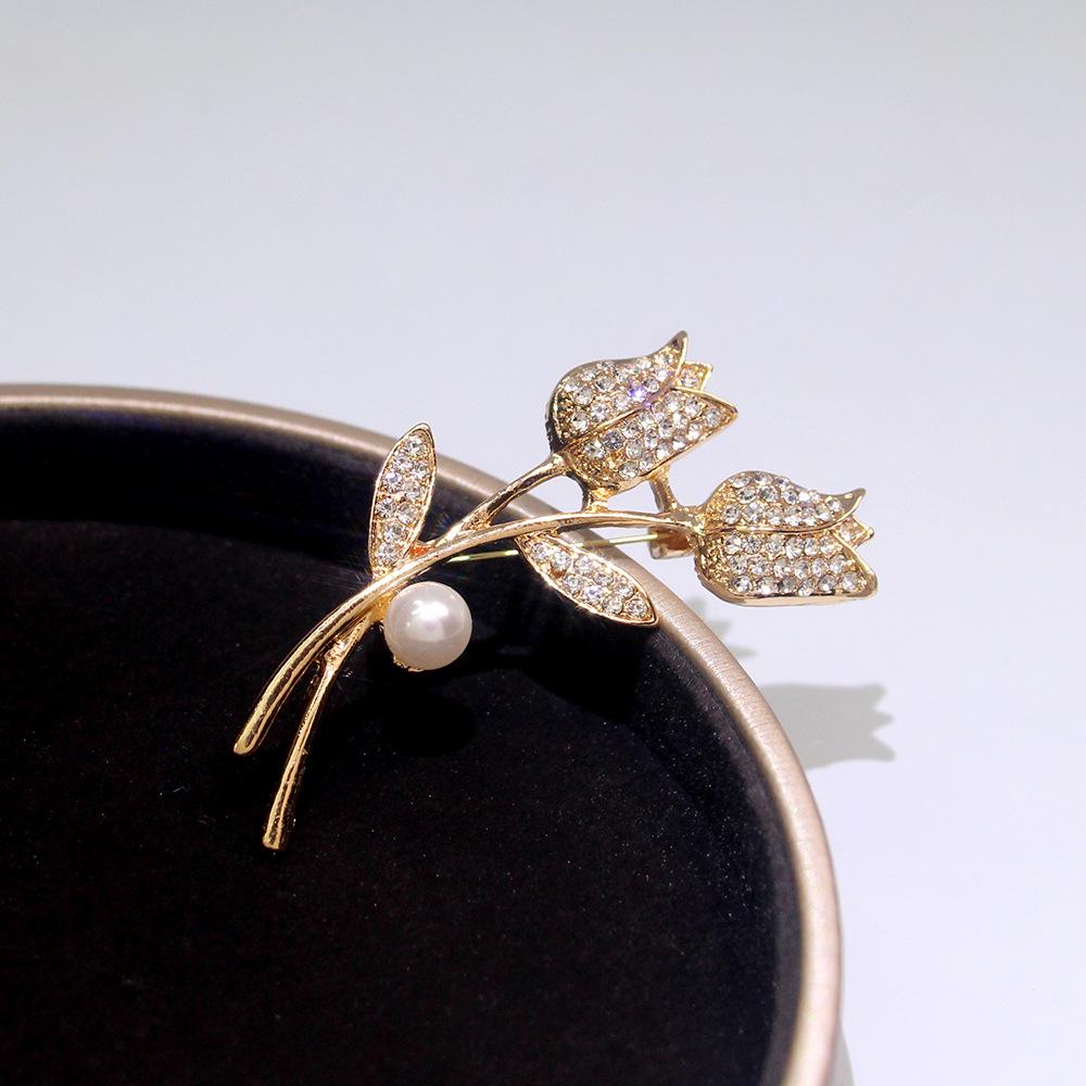 Elegant Tulip Design Women's High-End Fashion Brooch Pin