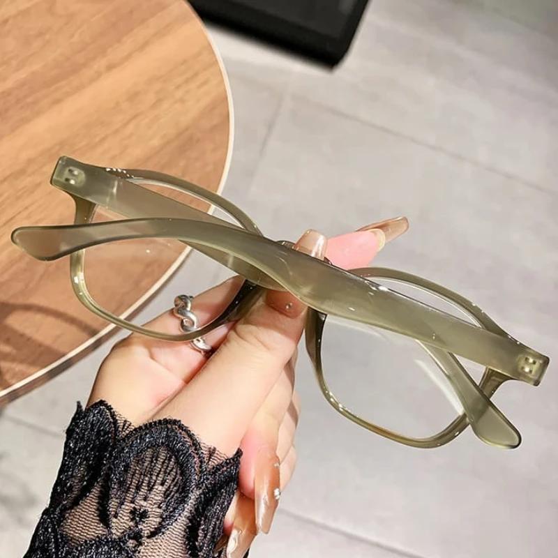 Trendy Photochromic Myopia Glasses Women Men Anti Blue Light Near Sight Eyeglasses Round Frame Color Change Eyewear 0 To -4.0