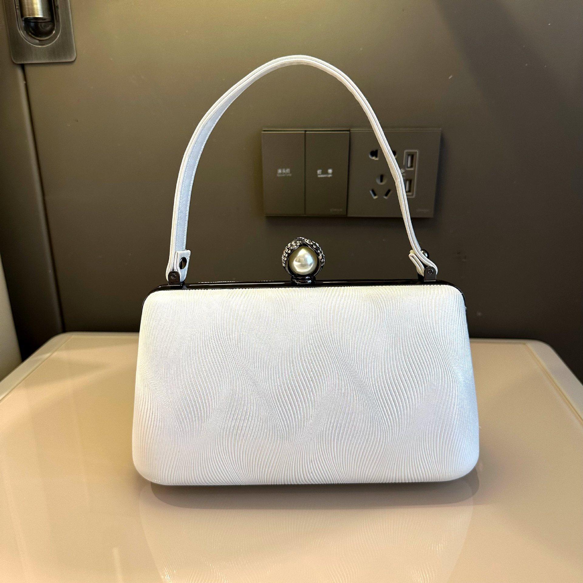 

PU Leather White Retro Handbag Women Evening Clutch Bag Wedding Party Purse Simple Banquet Prom Chain Shoulder Bag Bolso Mujer белый