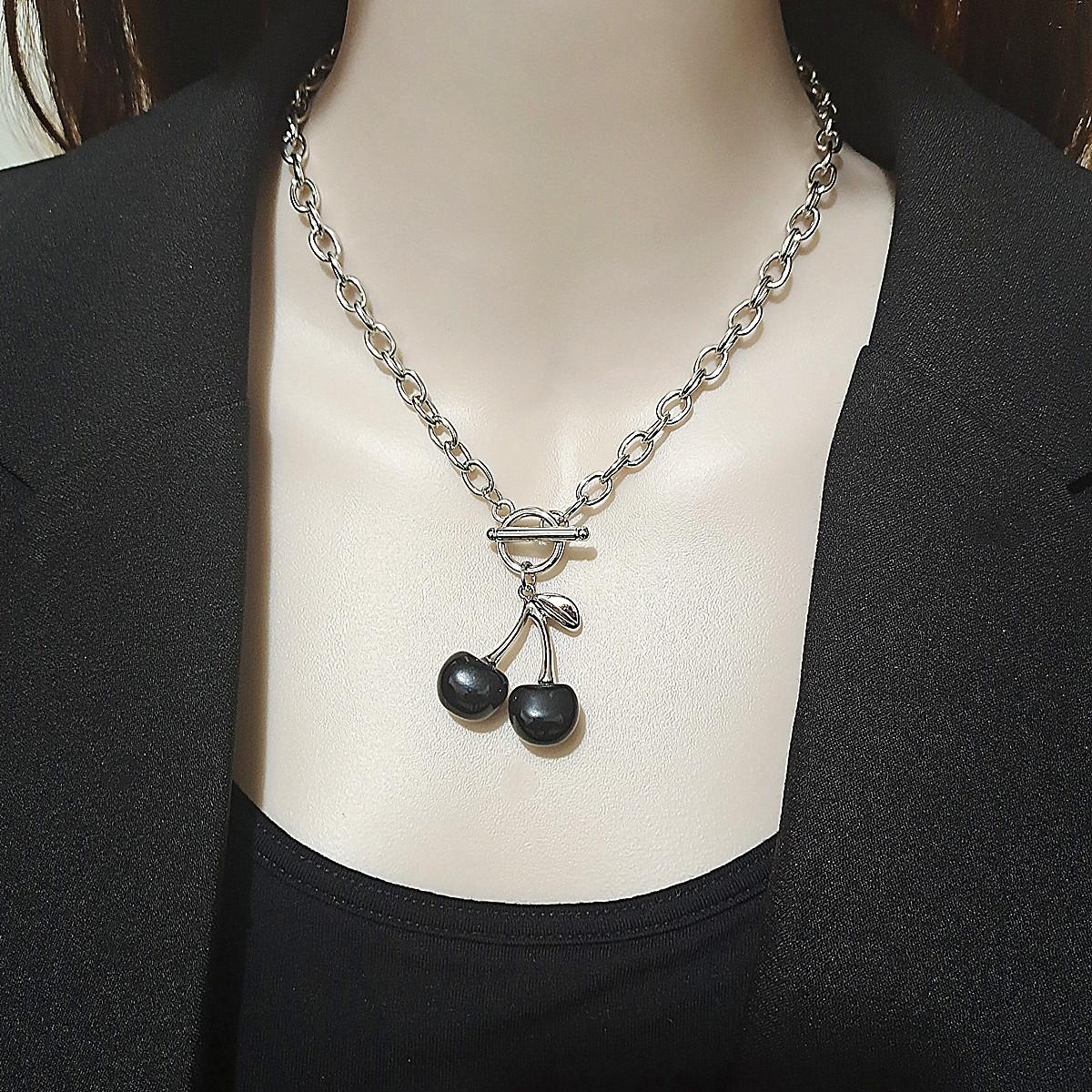 

Женское модное ожерелье INS с черной вишней, простое универсальное ожерелье на ключице, новый дизайн, ювелирное изделие, подарок Black Cherry