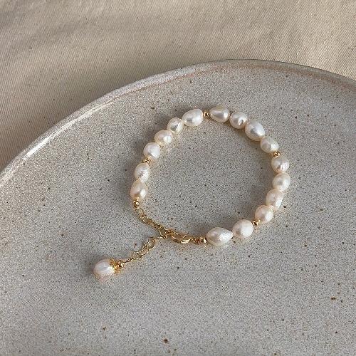 French Baroque Freshwater Pearl Bracelet Female Retro Niche Design Sense Bracelet Hand-made Gentle Temperament Jewelry