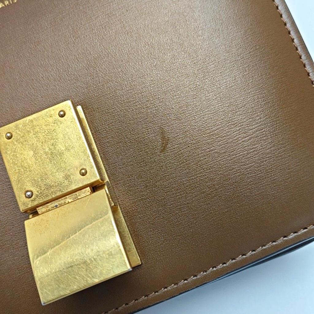 [Pre-Owned] Classic Box Polished Gold Buckle Leather Tofu Bag - Very Good #1RS73WW