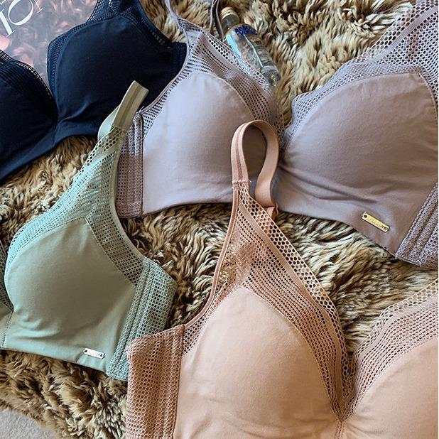 High-End Minimalist Glossy Wire-Free Bra: Comfortable, Breathable, Small Bust, Thin Cup Women's Underwear.