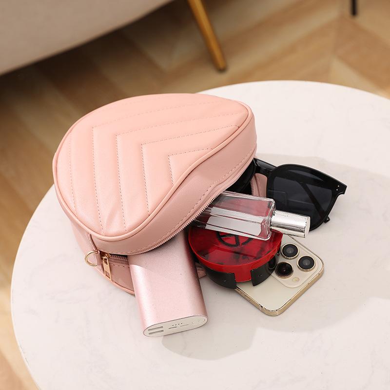 Sweet heart-shaped small bag, new fashion embroidered women's bag, shoulder messenger bag, women's mobile phone bag.