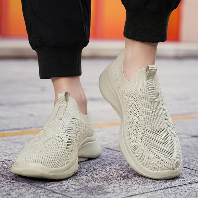 Sommer Superleichte Sportschuhe für Herren Strapazierfähige Slipper Herrenschuhe Atmungsaktive Lässige Herren Sneaker Neu