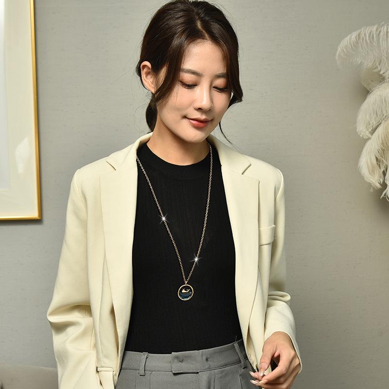 Whale Necklace Fashionable For Women Crafted From Premium Titanium Steel In Sparkling Gold And Silver For Cozy Autumn Winter And