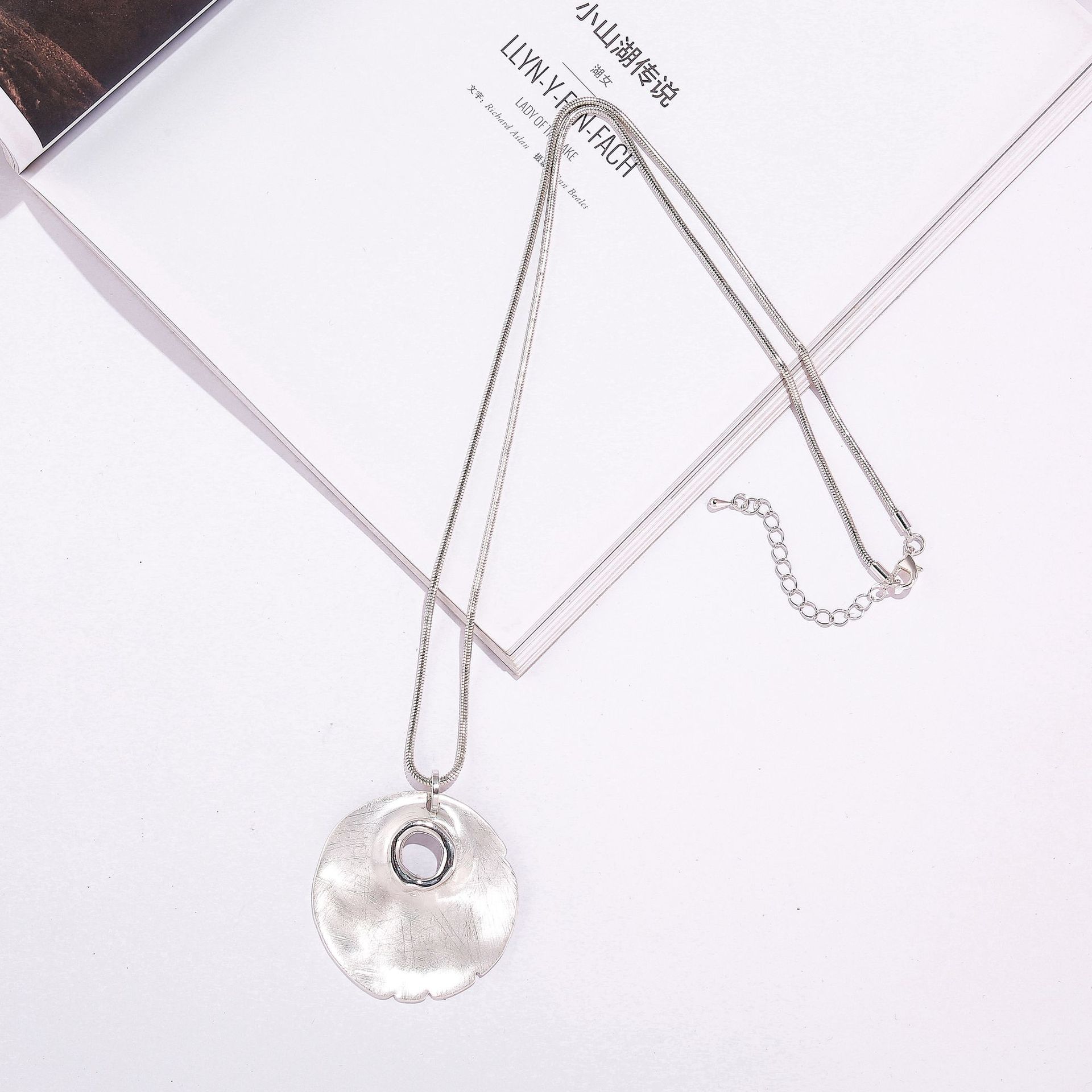 Long Necklace Women S Geometric Round Two-Color Snake Bone Chain Sweater Chain