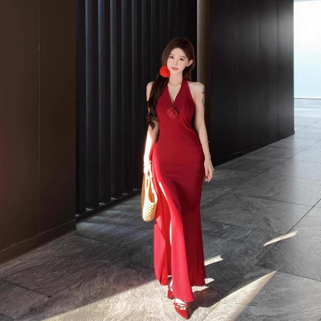 French Style Elegant Halter Neck Women's Dress with High Waist Slit – Summer 2026 Collection
