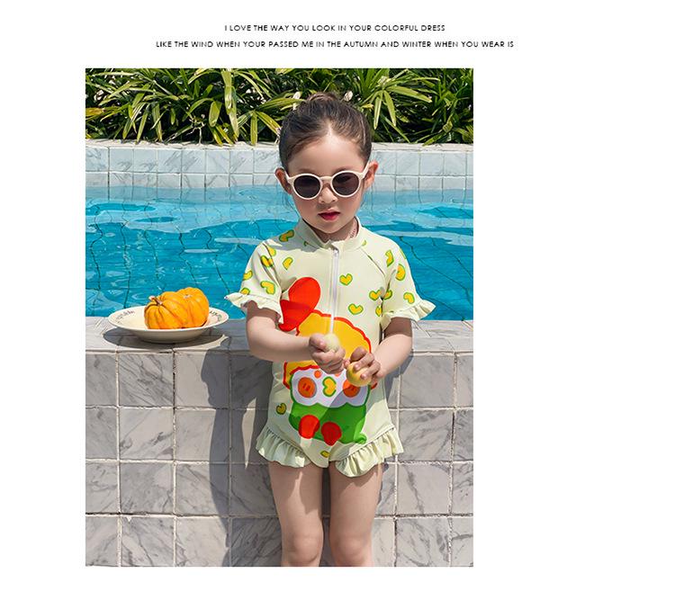 New Two-Tone Cartoon One-Piece Swimsuit for Girls - Stylish Beachwear for Vacations