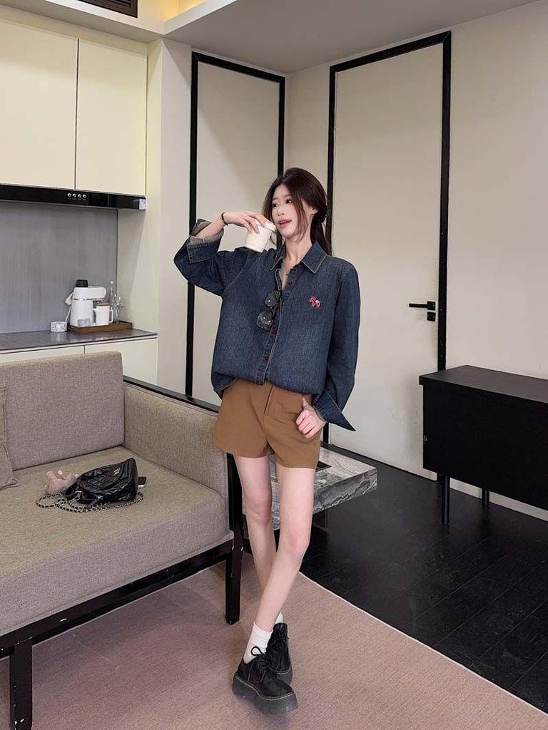 Deep Blue Retro Denim Shirt Jacket: Embroidered, Long Sleeve, Trendy Women's Spring/Autumn Style