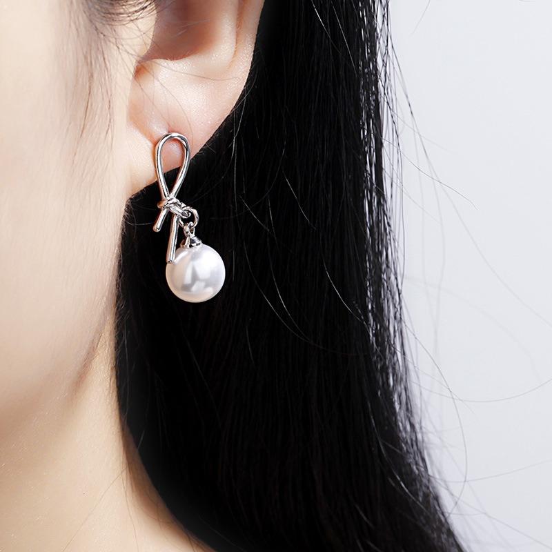 Stud Earrings with Bow Hollow Pearl Earrings New Style