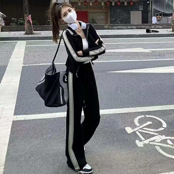 Korean-Style Sportswear: Wide-Leg Pants & Sporty Windbreaker Two-Piece Set