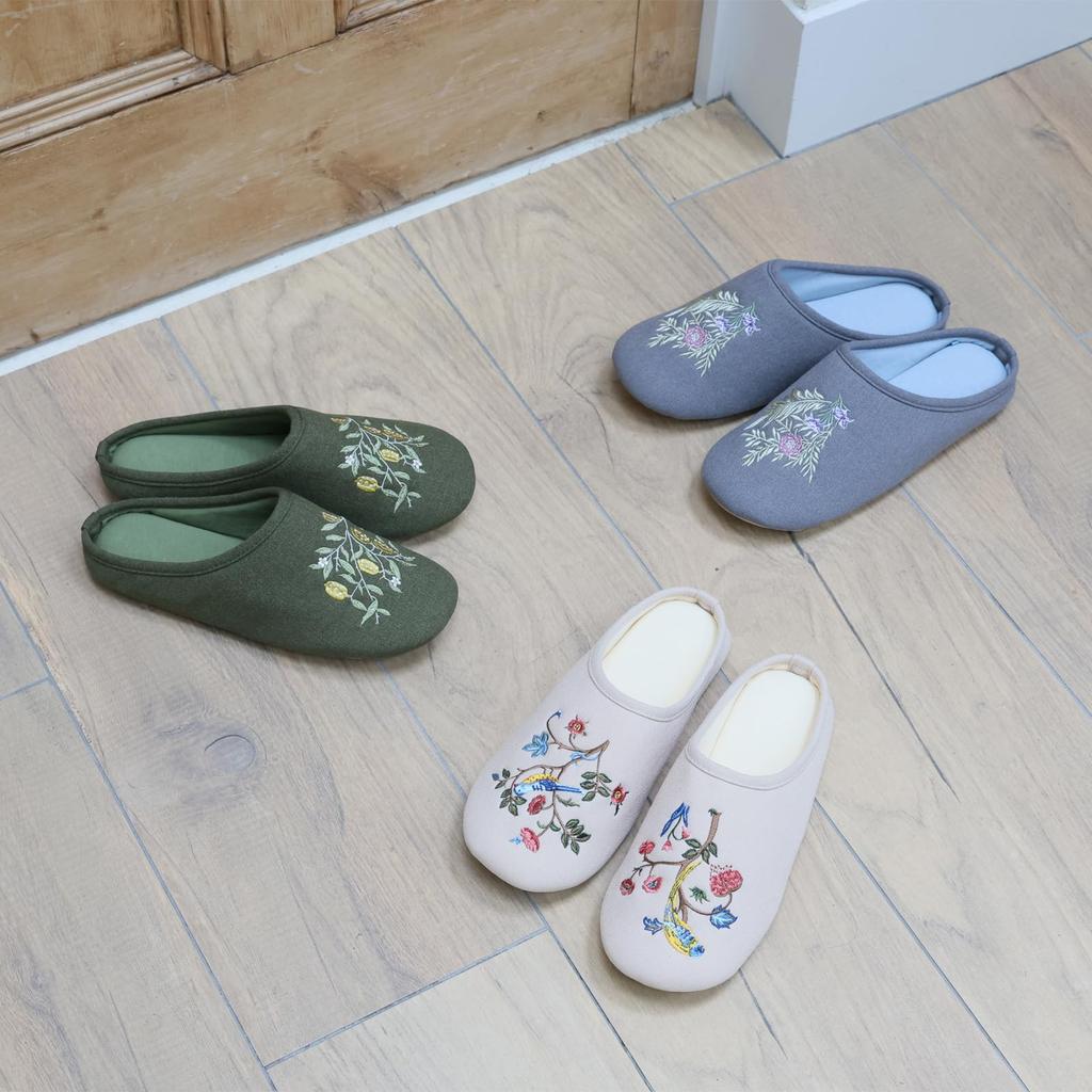 Kawashima Selkon Textiles Morris Design Studio Larkspur GS1702 Slippers, Gray, Medium,