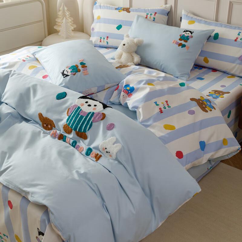 Lilang Cartoon Three Piglets Four-Piece Bedding Set