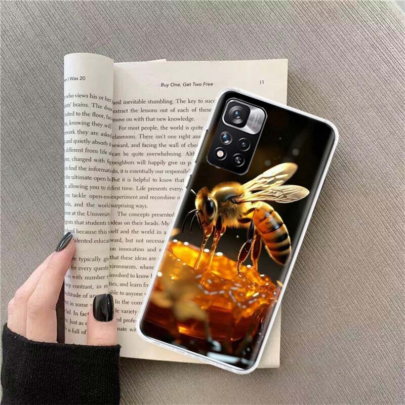 Bees and Honey In the Honeycomb Phone Case For Redmi Note 13 12 Pro Plus 14 15 Pro 5G 11 11T 11E 11S 10 Pro 10S 9 9S Cover Cell