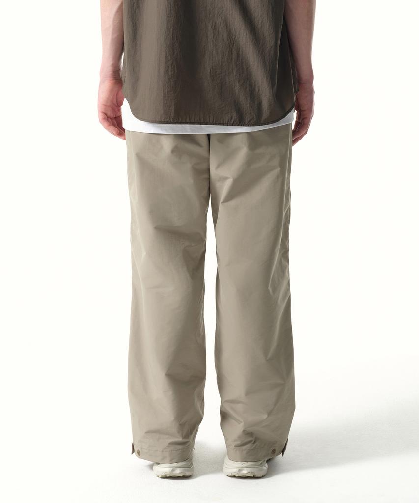 MUSINSA STANDARD [City Leisure] Np Side Zipper Parachute Pants [Leaf Beige]
