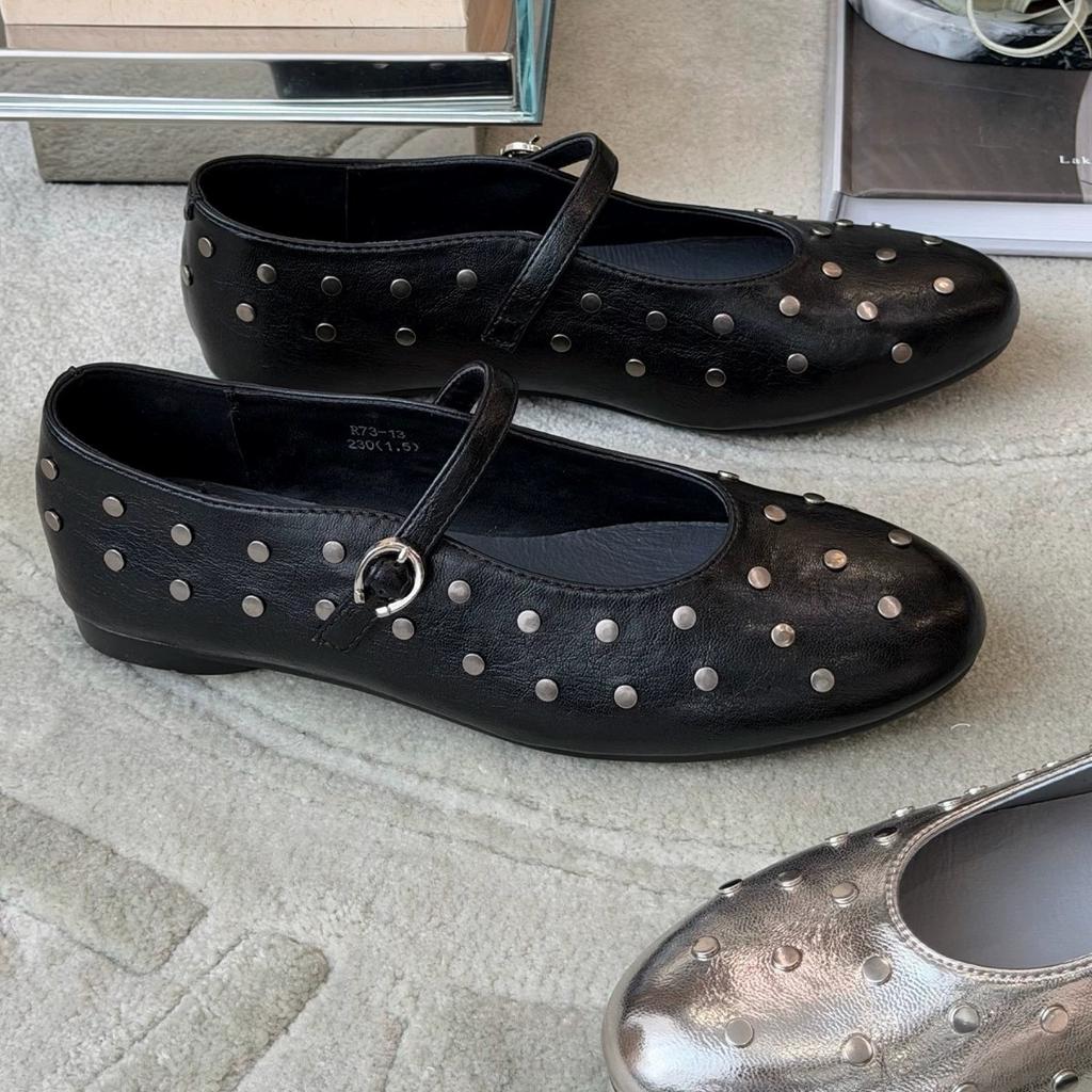2026 Spring New Mary Jane Shoes Women's Round Head Rivet Flat-soled Single Shoes French Shallow Mouth Small Leather Shoes Versatile Retro