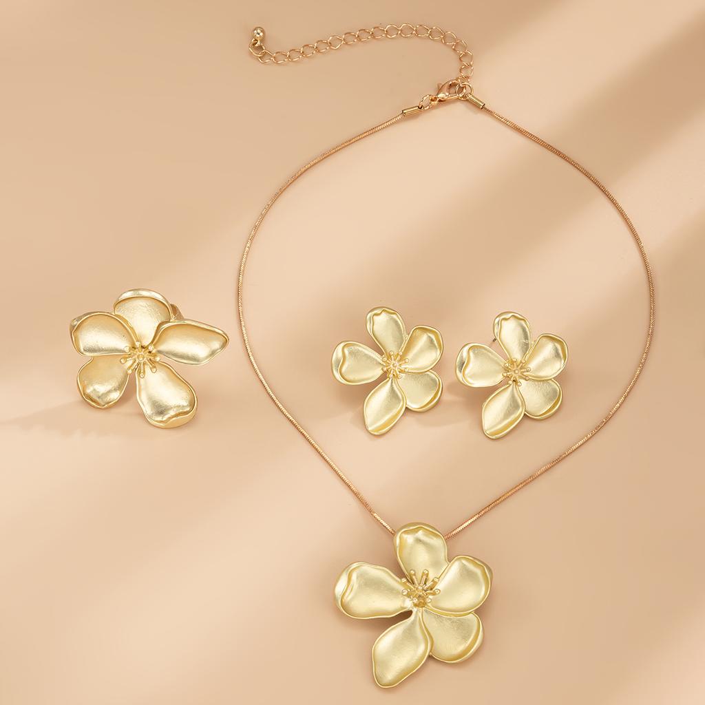 Trendy Design Metal Flower Necklace/Earrings/Rings Set for Women Elegant Ladies Party Fashion Jewelry Accessories Set Gifts Girl