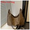 Minimalist Pu Tote Bag For Women With Large Capacity And Chain Accents For Daily Use
