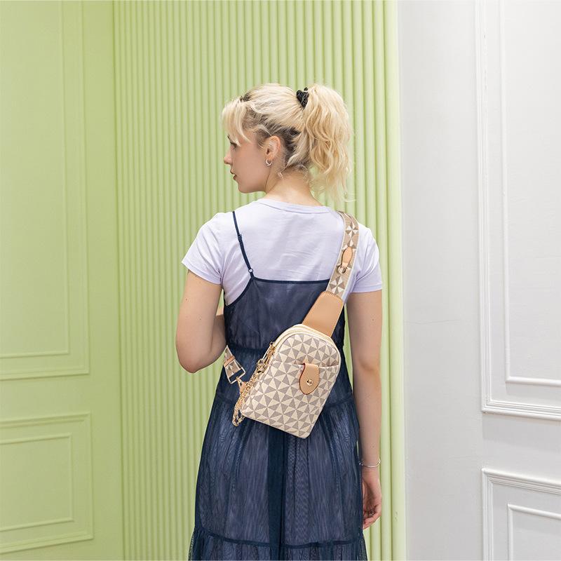 Crossbody Women's Bag New Mobile Phone Bag Mini Contrasting Small Bag Shoulder Bag Breast Bag Travel Bag