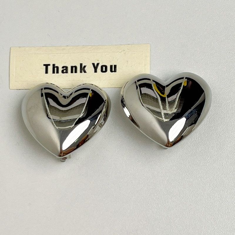 Special-Interest Design Exaggerated Three-Dimensional Large Heart Shape Ear Clip Non-Pierced Female 2024 New Arrival Best Selling Fancy Earrings
