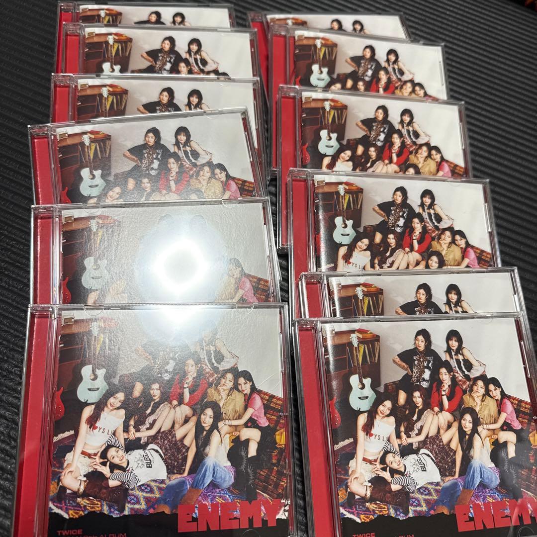 

[USED] ※CD only※TWICE ENEMY Regular Edition 12 pieces