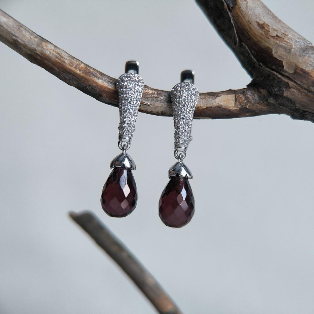 Серебряные серьги с натуральным гранатом 11.003ct (2203698)