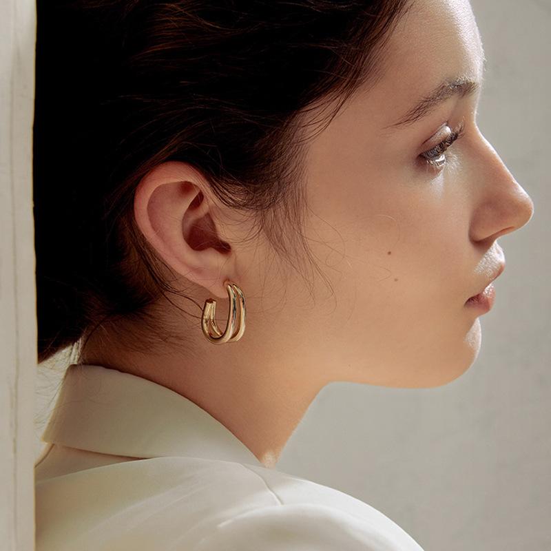 Female Curved Minimalist Cold Style Earrings