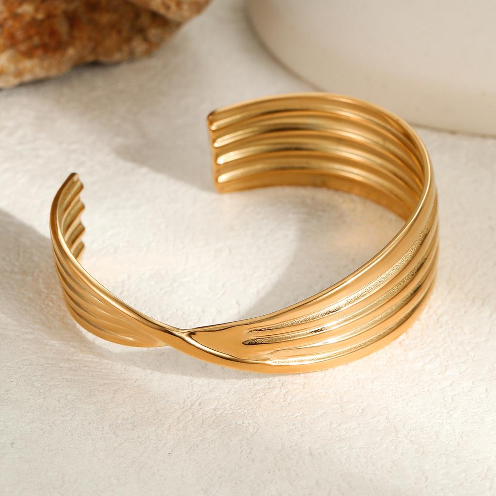 GEMCHIC Women's Summer Fashion Stainless Steel Cuff Bracelets 18K Gold Plated Open Bangle Floral Geometric Beach Jewelry