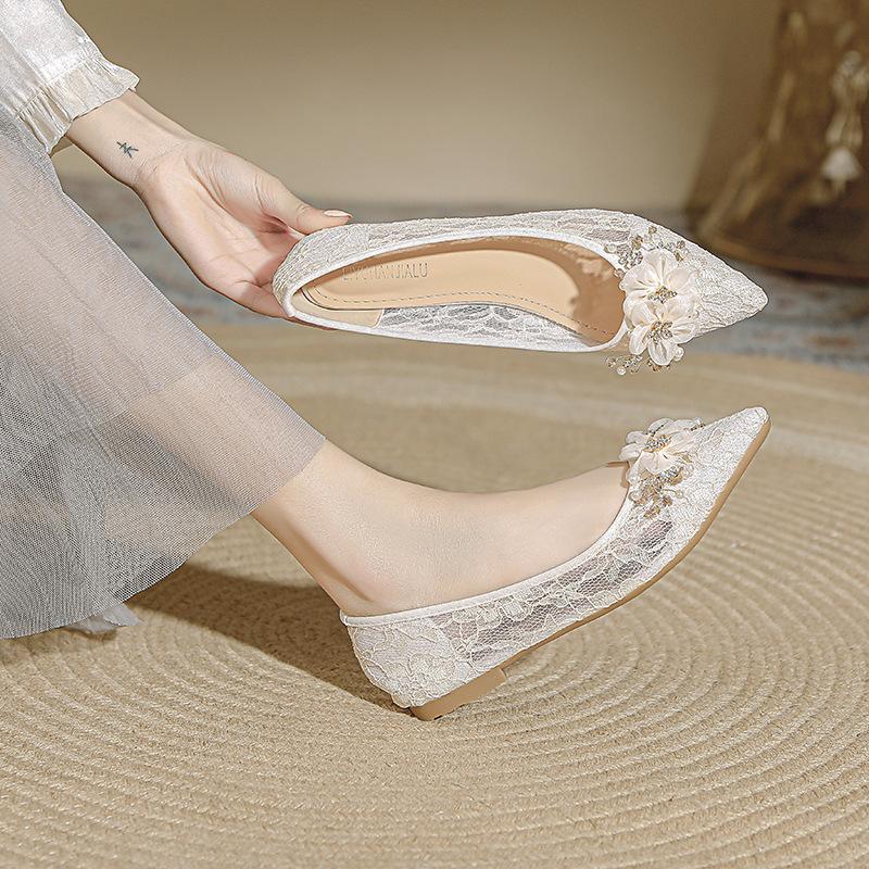 Fashion Sweet Flower Decoration Lace Flat Shoes for Woman Air-meash Loafers Crystal Pearl Beading Wedding Shoes Women Moccasins Size 43