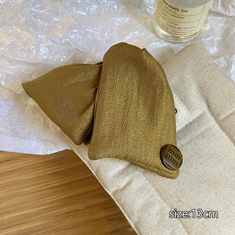 Exquisite Temperament Triangle Claw Clip For Women French Solid Color Crab Shark Barrettes Hairhrip Back Of Head Headwear Ornament