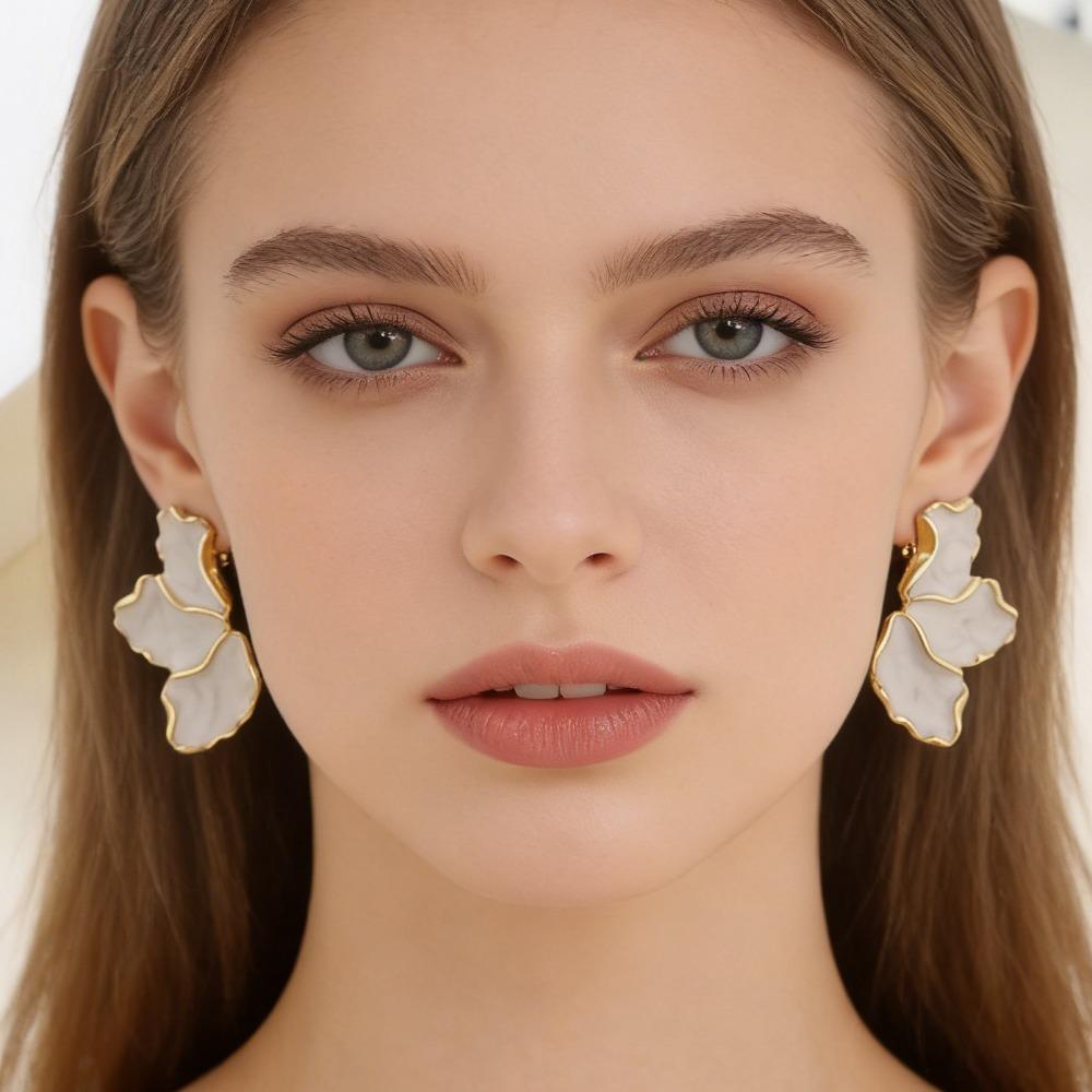 Fashion Maple Leaf Dripping Oil Flower Earrings Sweet Temperament Luxury Colorful Petal Dangle Earrings for Women