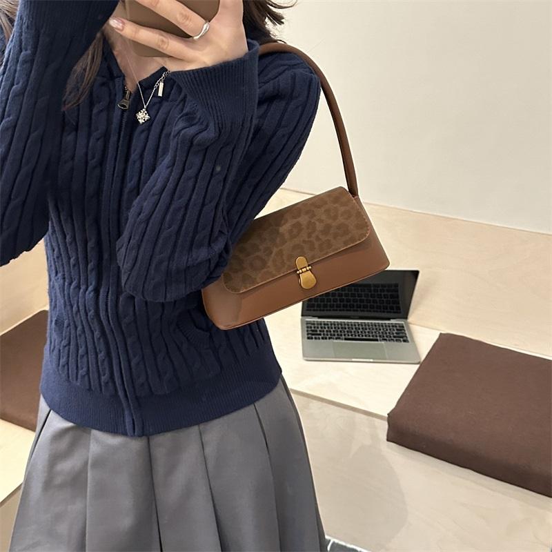 Retro Niche Bag Women's Baguette Bag Versatile Super Popular Bag Armpit Bag Shoulder Bag