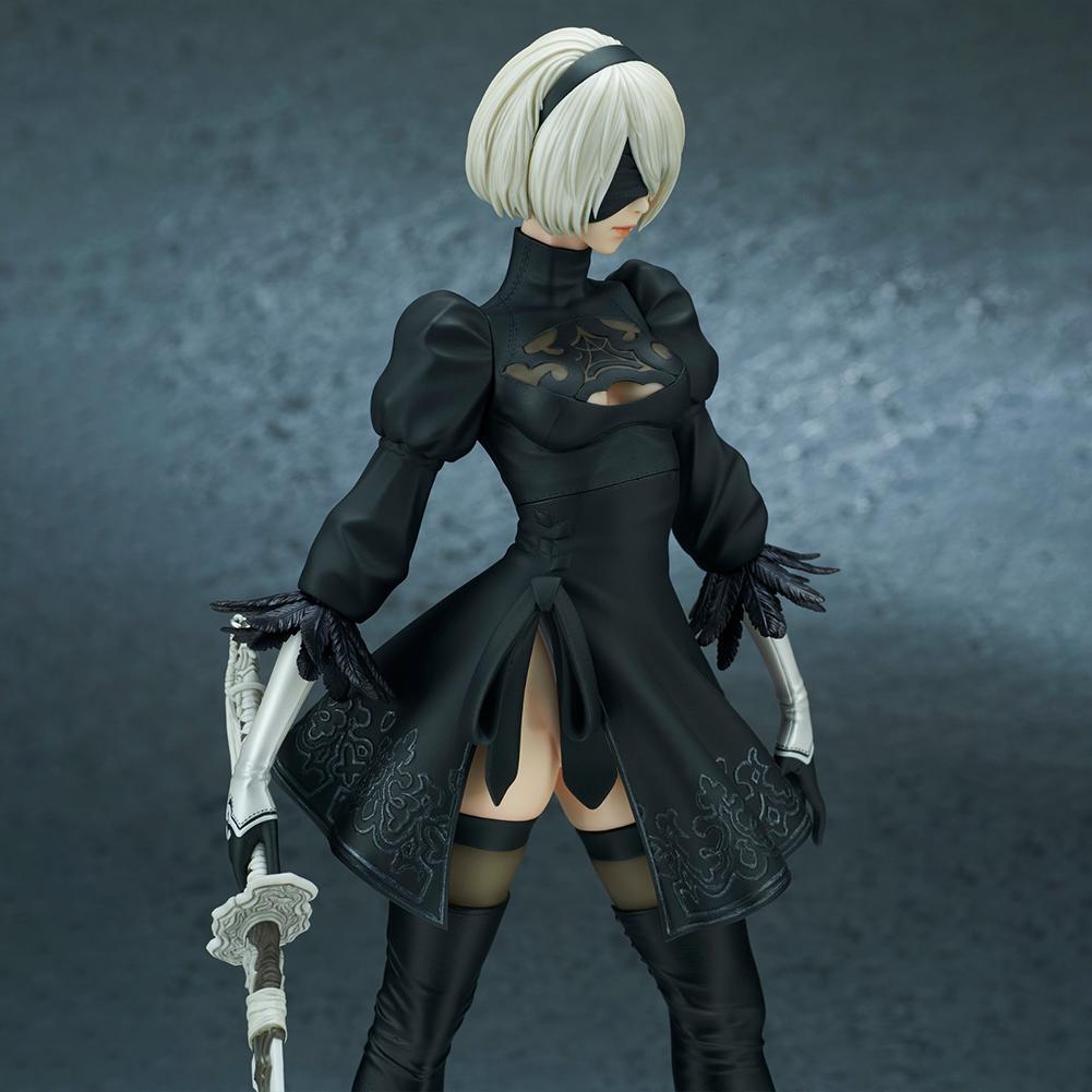Anime Figur NieR 2B 28cm stehende Haltung Messer schwingendes Ornament sammelwürdige Modelle hübsche Schwester Action Figur Geschenke