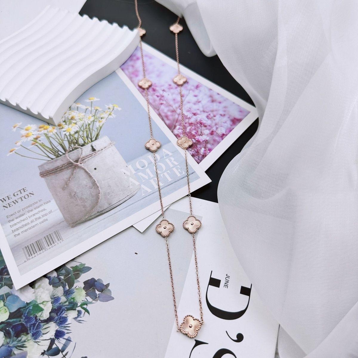 

Four-leaf Clover Sweater Necklace - Long Versatile Women s Accessory Four-leaf Clover Necklace