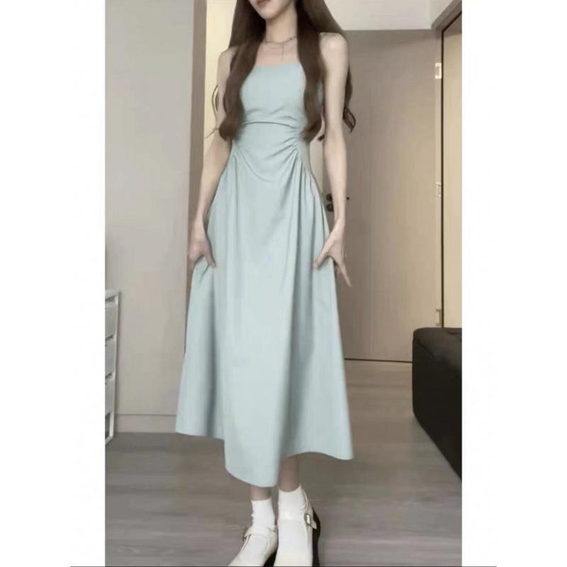 The new pure desire wind pumping pleated waist design feeling covering meat versatile suspender dress sexy and thin bottom skirt