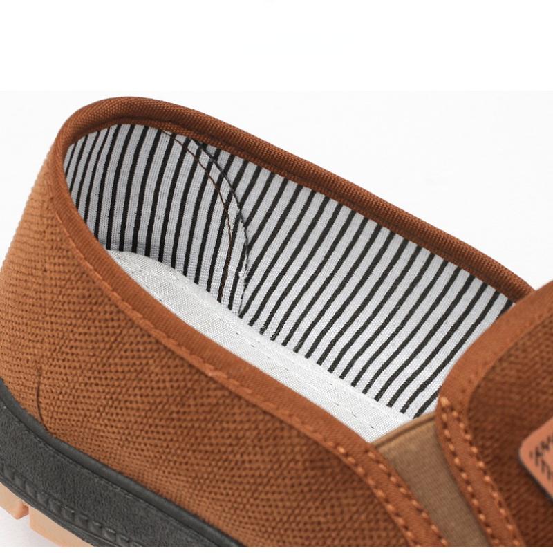 Neue atmungsaktive rutschfeste Schuhe mittleren Alters und ältere, verdickte, warme Freizeitschuhe für Herren aus altem Peking-Stoff