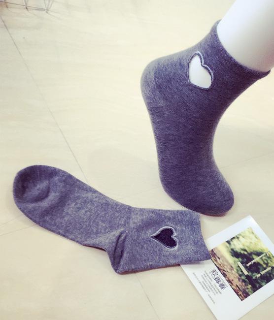 

Женские рваные хлопковые носки с узором в виде сердечек - Интернет-знаменитость и японский школьный стиль для весны/лета. серый