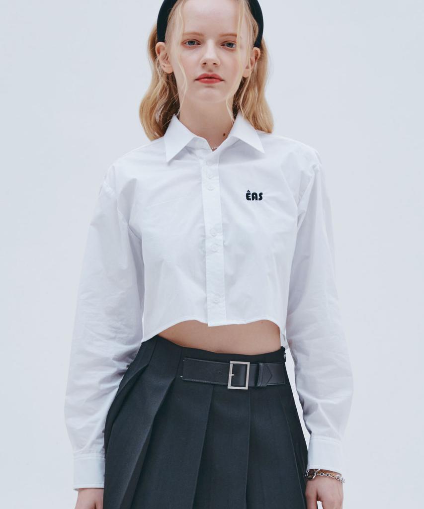 ETRE AU SOMMET Easy Logo Crop Shirt (White)