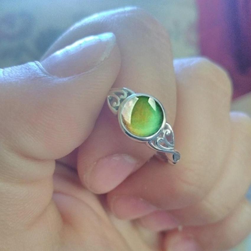 Yingqi's lightweight and elegant women's color-changing ring. Guaranteed no color change or your money back.