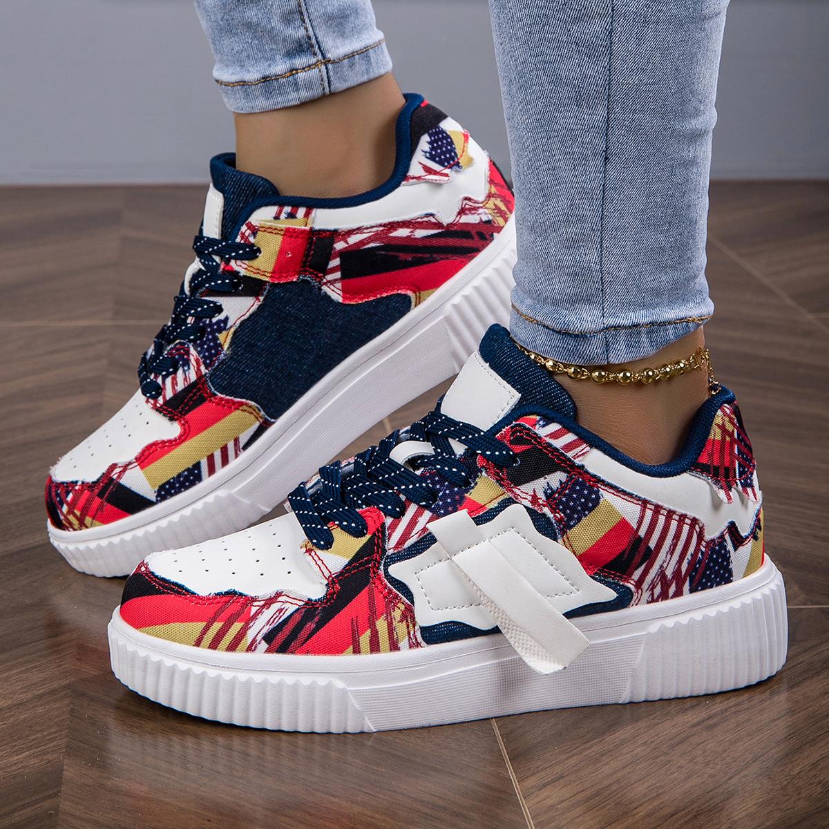 

Спортивная обувь. Кроссовки из искусственной кожи для женщин. Шикарные женские кроссовки с цветными блоками. 42