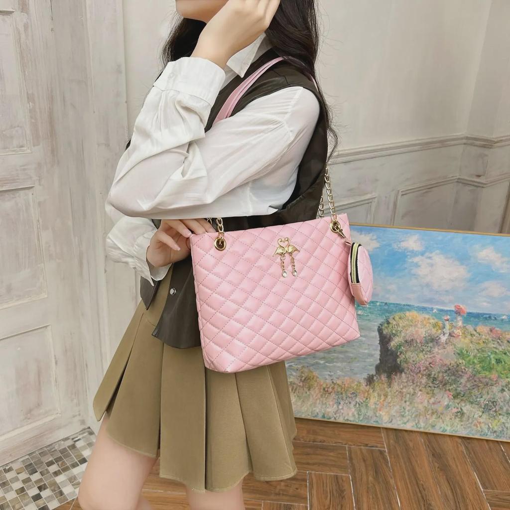 2024 Korean Women's Large Capacity Shoulder Messenger Bag with Flat Pendant Chain