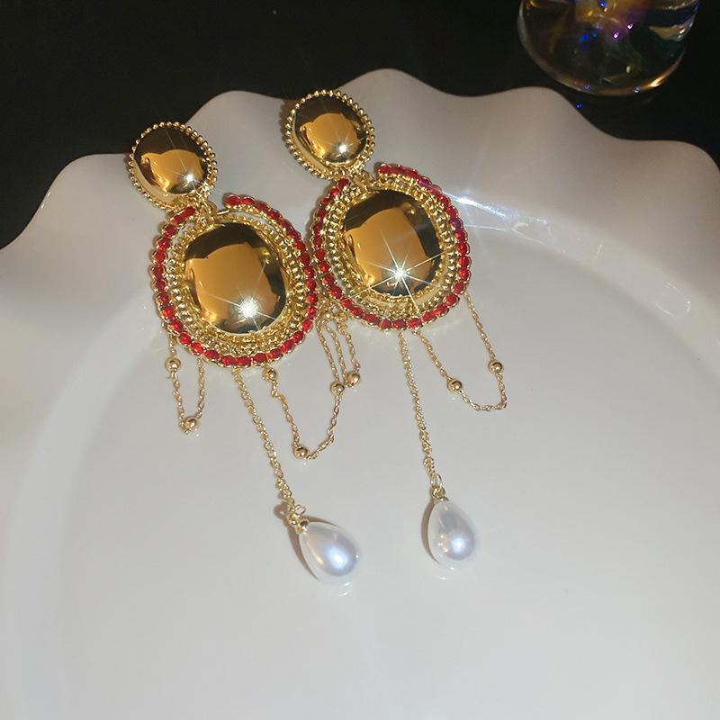 Exaggerated oval pearl fringed earrings fashion high-end temperament earrings light luxury atmospheric earrings women