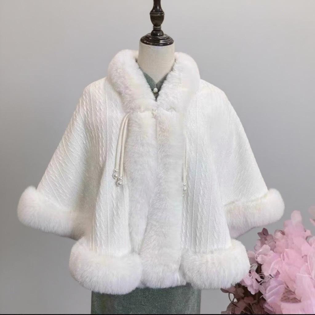 931# Women's Versatile Cheongsam Cloak: Fleece-Lined, Faux Otter Fur Collar Shawl, Thickened for Warmth