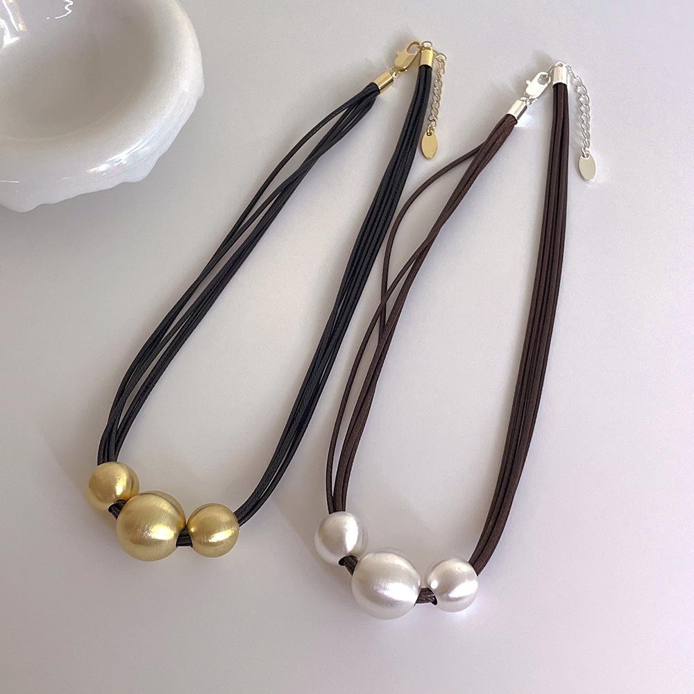 Elegant Vintage-Style Colorful Beaded Pearl Choker Necklace for Women - Fashionable, Versatile, and Individualistic Collarbone Accessory