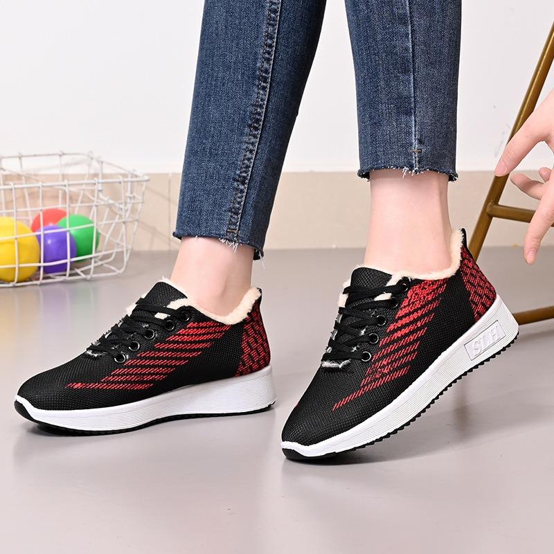 Winter New Sports Shoes Women's Autumn and Winter Plus Cotton and Velvet Women's Shoes Soft Sole Wear-resistant