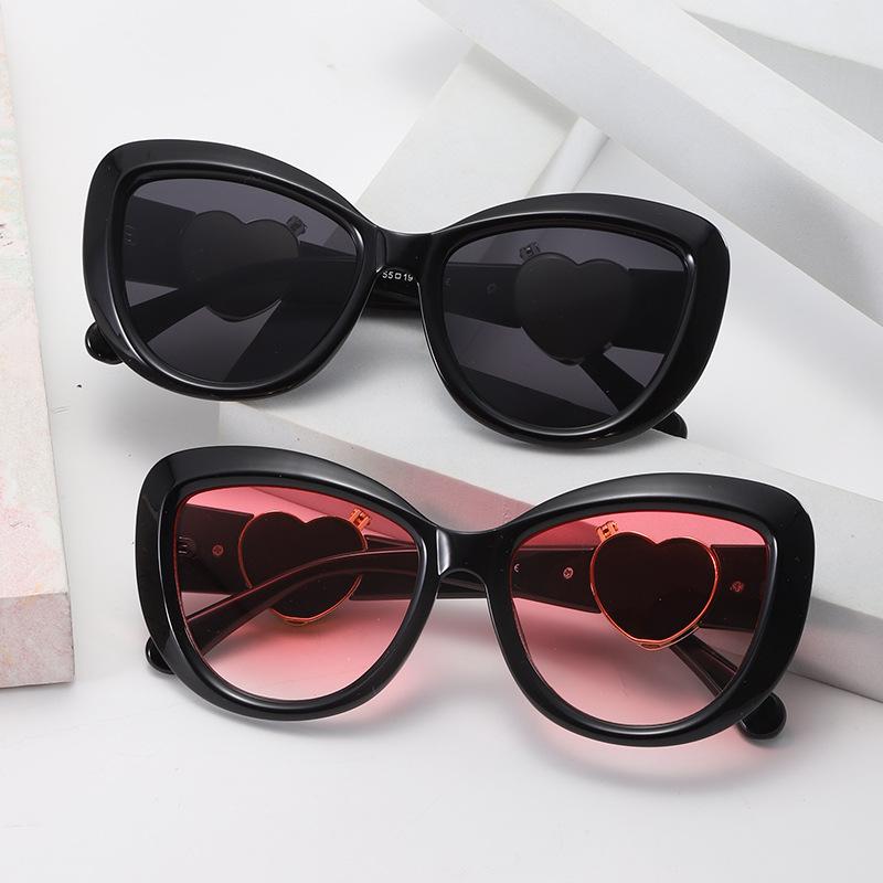 Brand New Love Heart Shaped Sunglasses Women Luxury Design Oversized Cat Eye Gradient Sun Glasses for Female