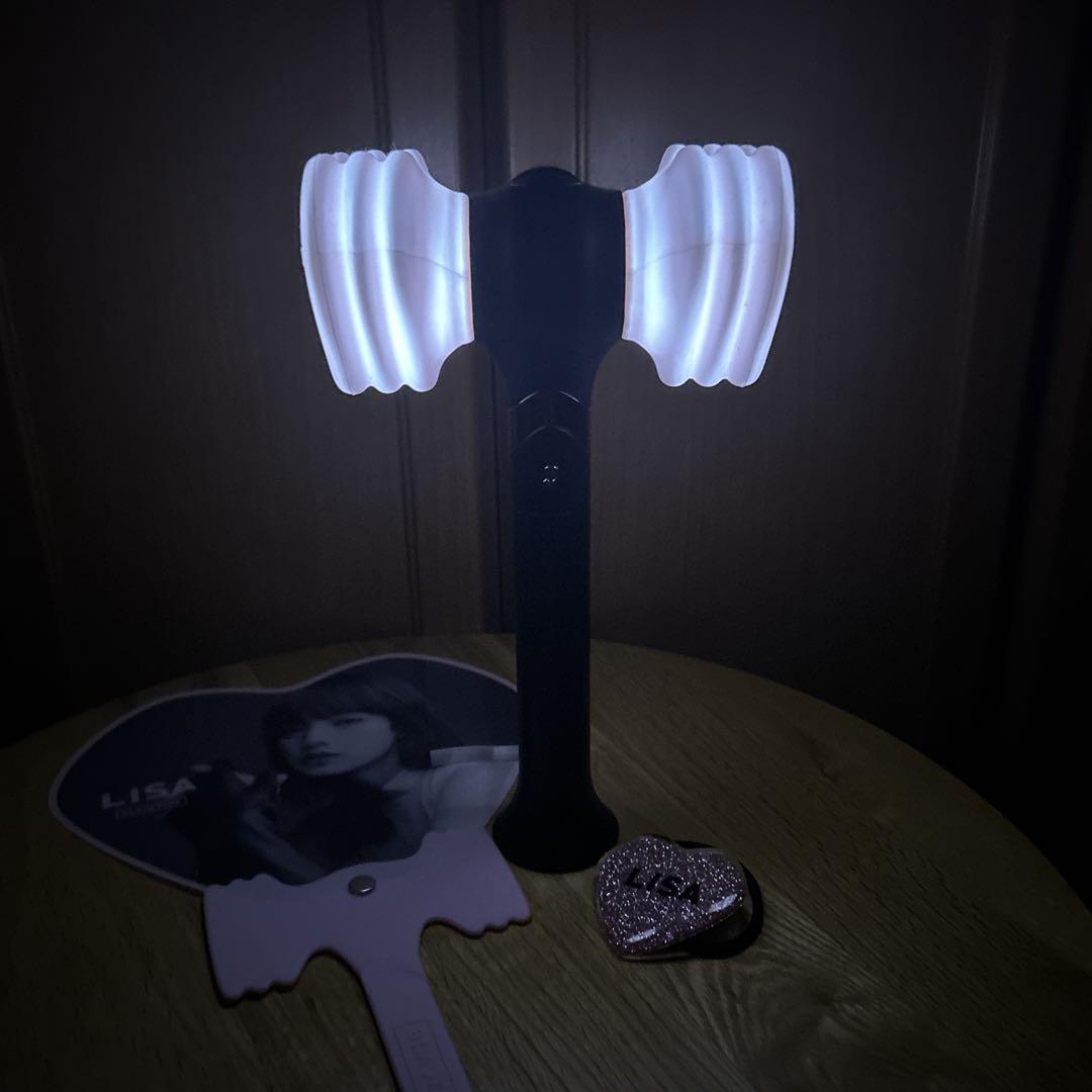 

[Б/У] BLACKPINK LISA Лайтстик с резинкой для волос и веером