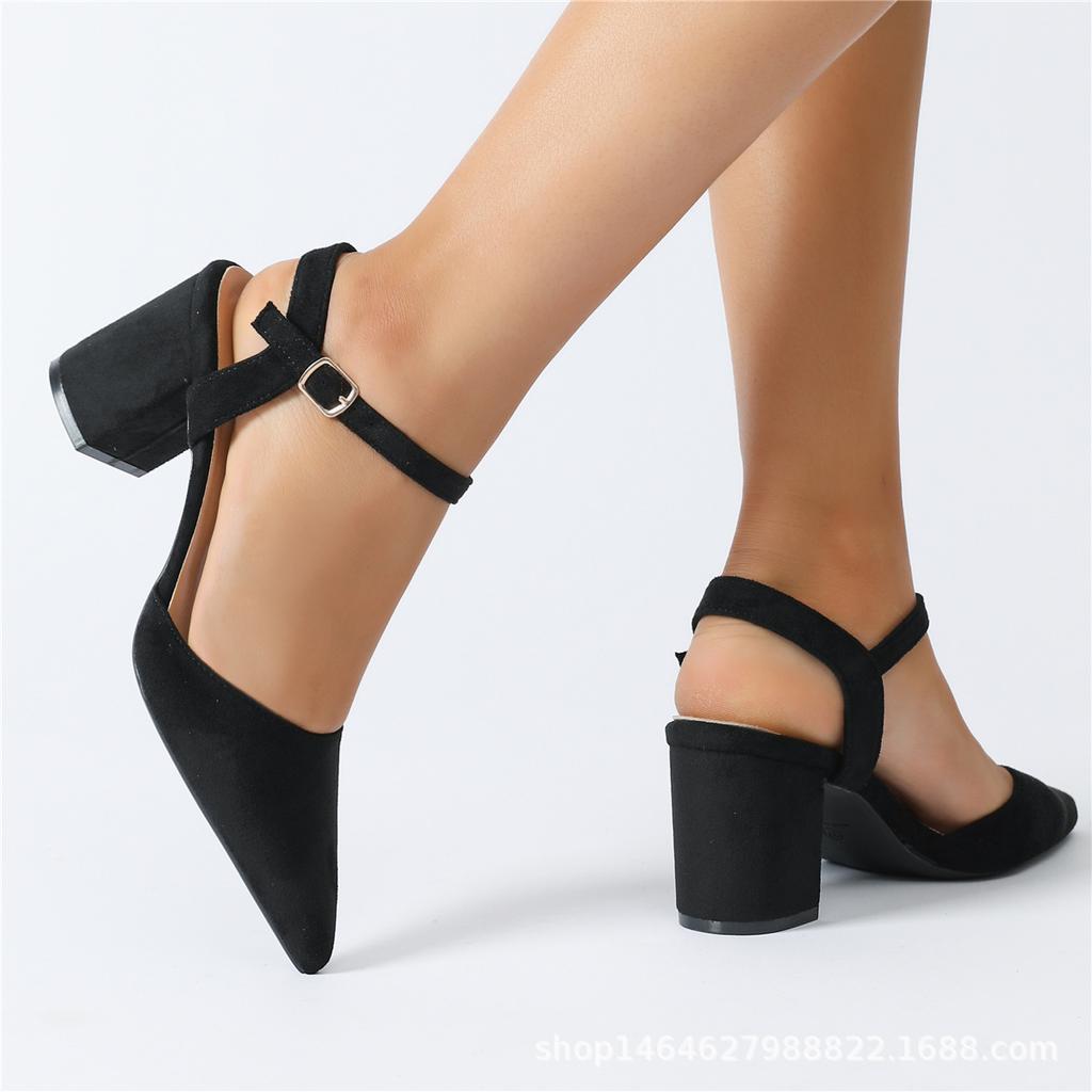 Damen Frühling und Sommer neue Modelle, hinterer Liftgürtel, Fronttasche Kopf dicker Absatz Damenschuhe, vielseitig schlichtes Wildleder Wort mit schwarzen hohen Absätzen